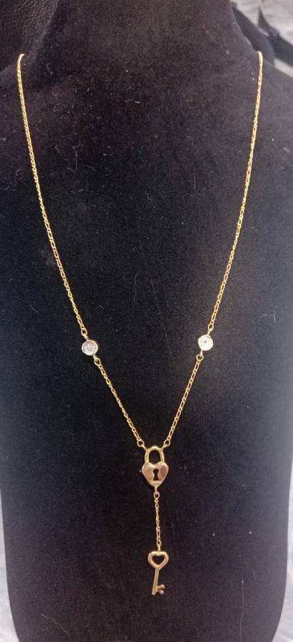 Genuine Yellow Gold Locket and Key Lariat set in a 9ct Gold chain