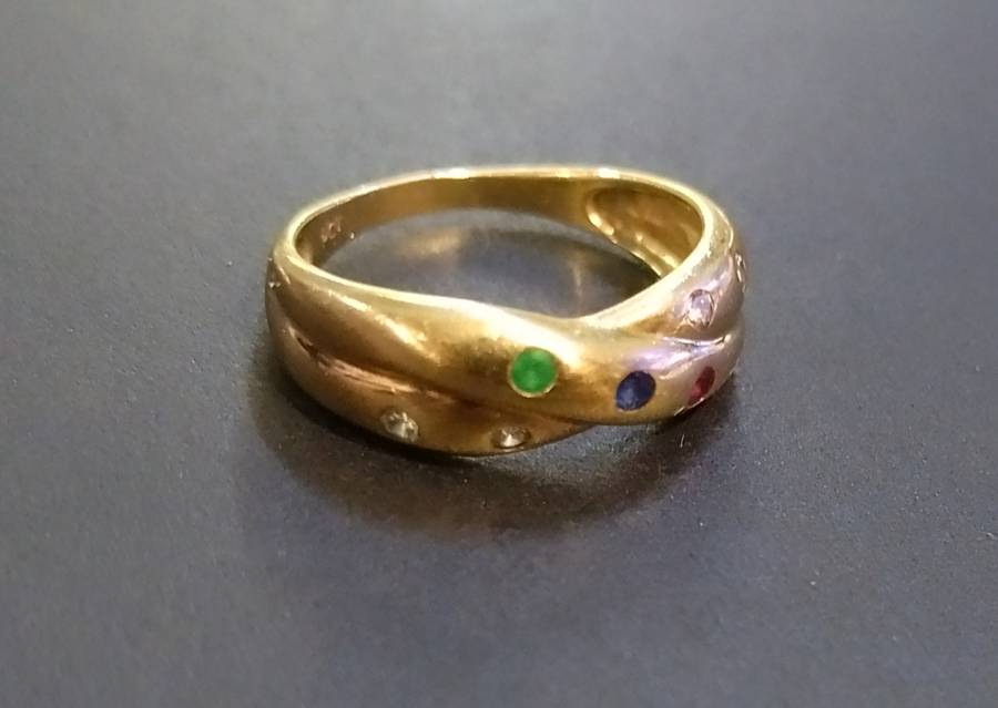 Ladies `Beautiful` Gemstone Crossover 9ct Yellow Gold Dress Ring.