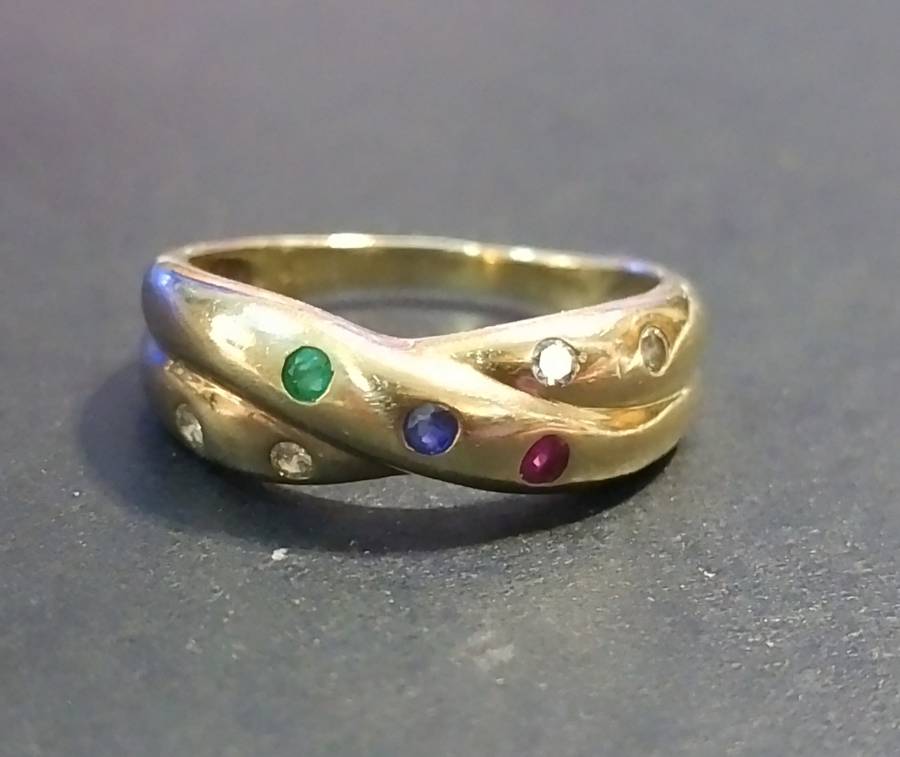 Ladies `Beautiful` Gemstone Crossover 9ct Yellow Gold Dress Ring.