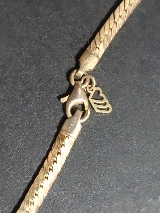 Beautiful `ITALY 9CT GOLD` Ladies SNAKE CHAIN.