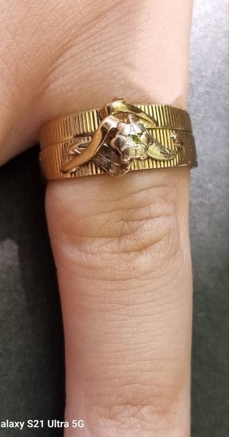 `FLORAL DESIGN` Diamond Engagement and Wedding Ring, Set in 9CT Yellow Gold.( Genuine Gold)