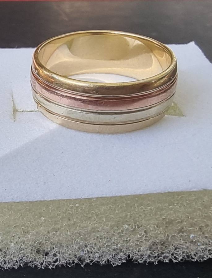`TRIPPLE TONE` 9CT Yellow, Rose and White Gold Fashion Ring. ( Genuine Gold)