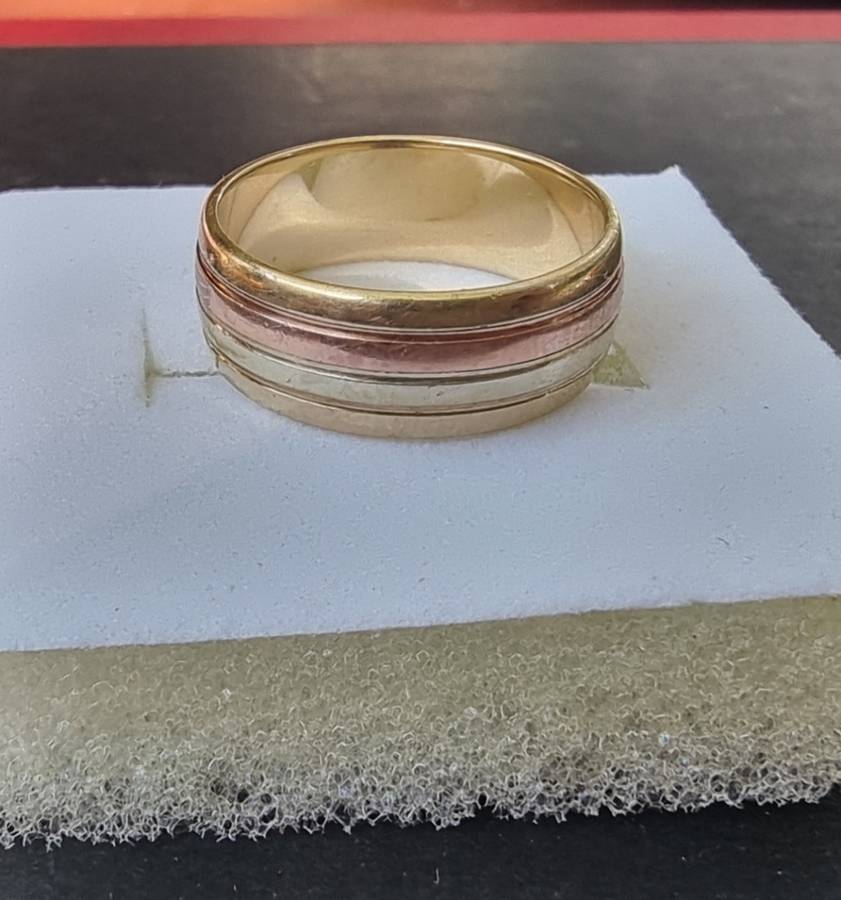 `TRIPPLE TONE` 9CT Yellow, Rose and White Gold Fashion Ring. ( Genuine Gold)