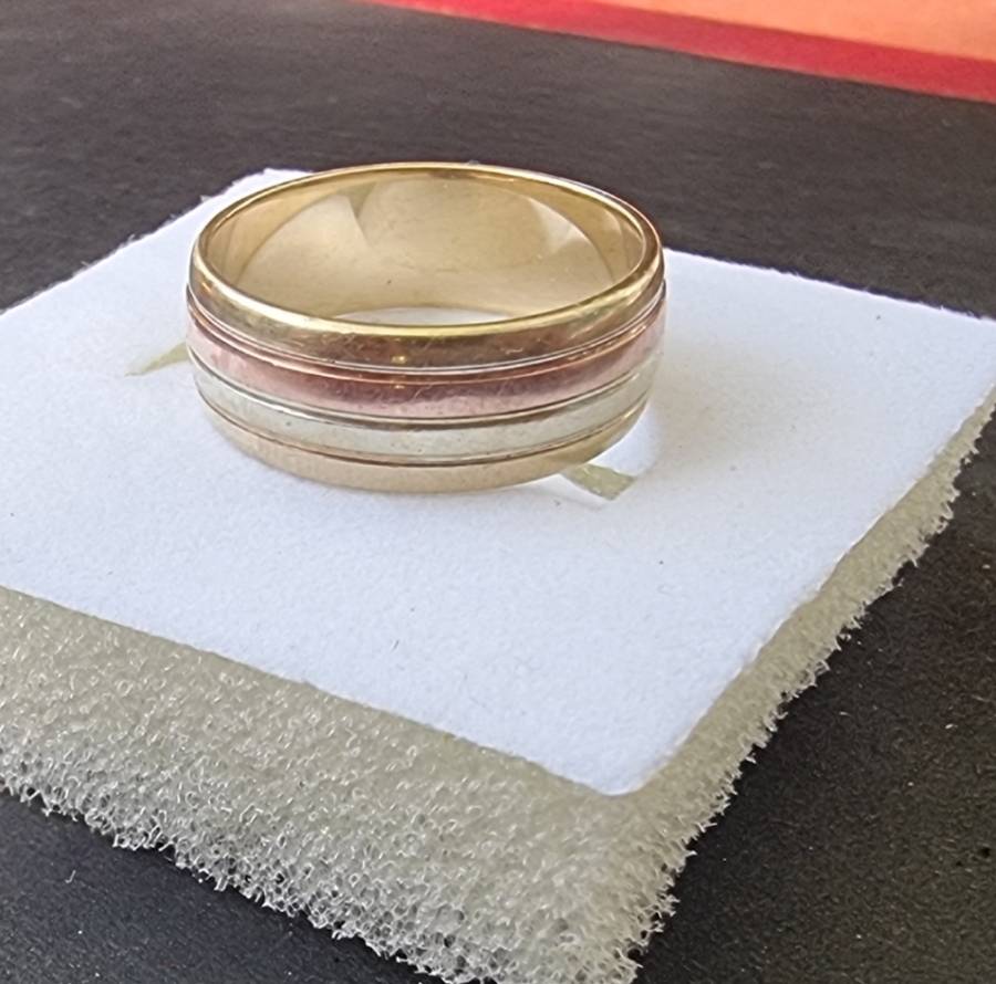 `TRIPPLE TONE` 9CT Yellow, Rose and White Gold Fashion Ring. ( Genuine Gold)