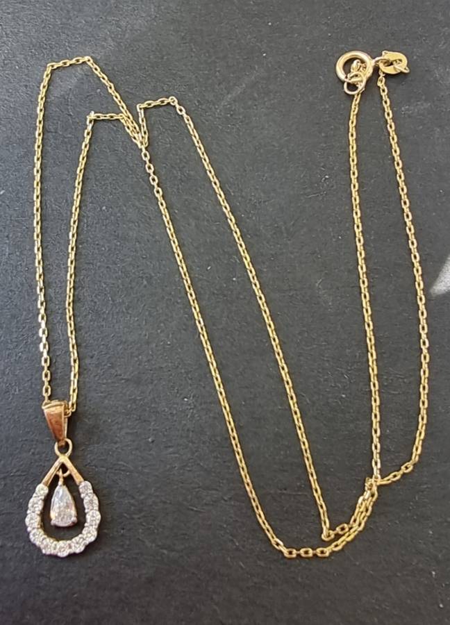 `RAIN DROP` 9CT Yellow Gold Chain and Pendant. CZ ( Genuine Gold)