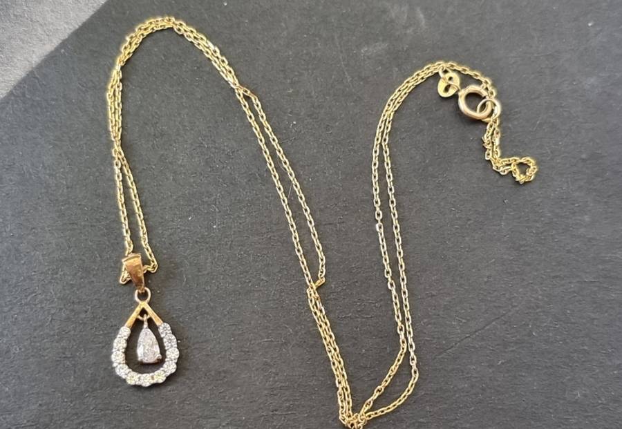 `RAIN DROP` 9CT Yellow Gold Chain and Pendant. CZ ( Genuine Gold)