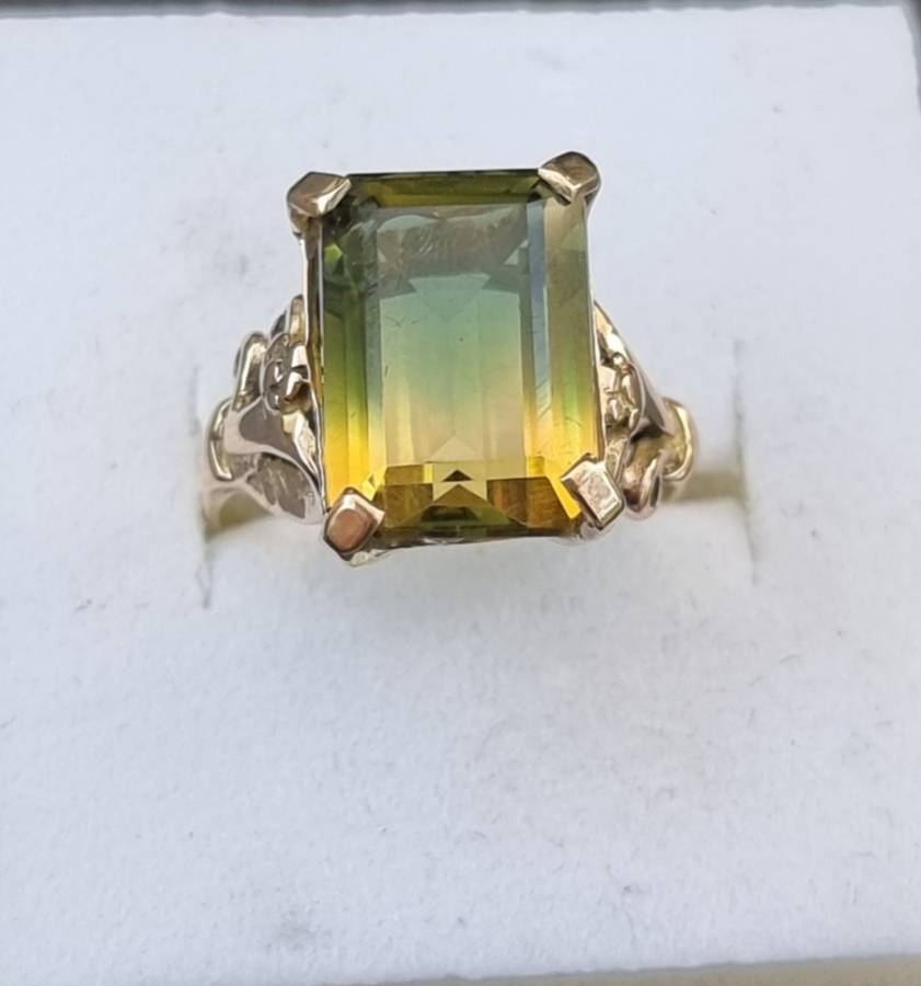 ` NATURAL Bi-Colored Tourmaline` Set in a `VINTAGE` 9CT Yellow Gold Ring. (Genuine Gold)