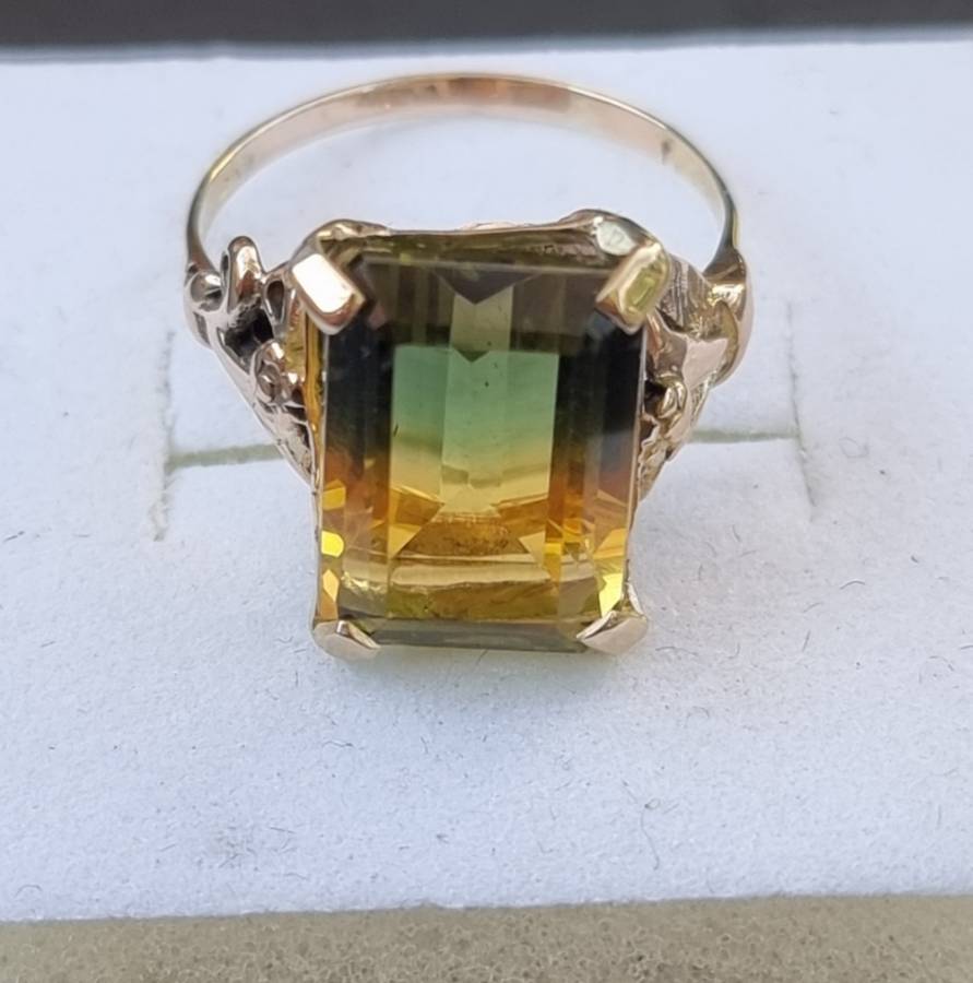 ` NATURAL Bi-Colored Tourmaline` Set in a `VINTAGE` 9CT Yellow Gold Ring. (Genuine Gold)
