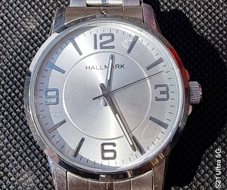 Hallmark Gents Silver Bracelet White Dial Watch