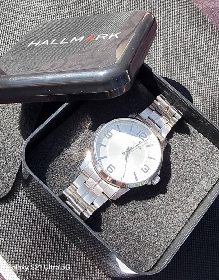Hallmark Gents Silver Bracelet White Dial Watch