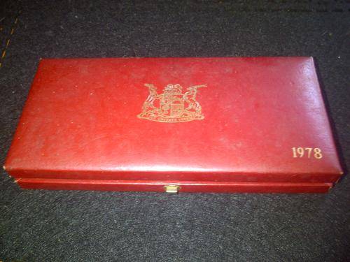1978 PROOF SET WITH GOLD R1 AND R2. R1 AUCTION.