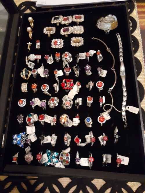 Christmas Combo 2 Costume Jewellery (Rings with display Case) see photos..E22