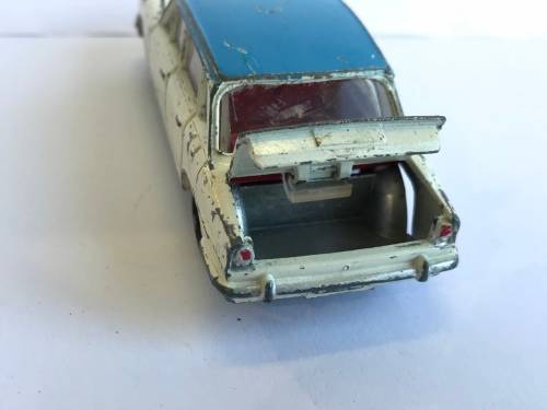 Dinky Toys 135 Triumph 2000