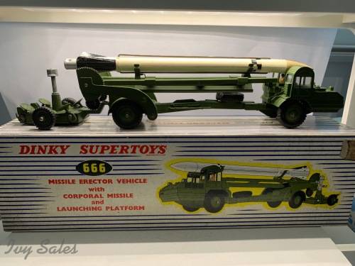 FOR DALE ONLY - Dinky Toys #666 Missile Erector Vehicle With Corporal Missile And La+ ORIGINAL BOX