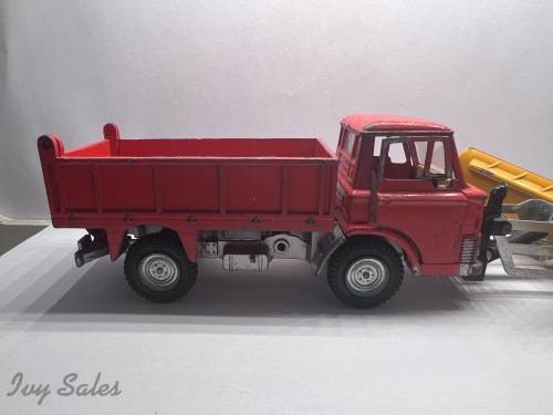 DINKY TOYS #438 - FORD D 800 TIPPER TRUCK WITH SNOWPLOW