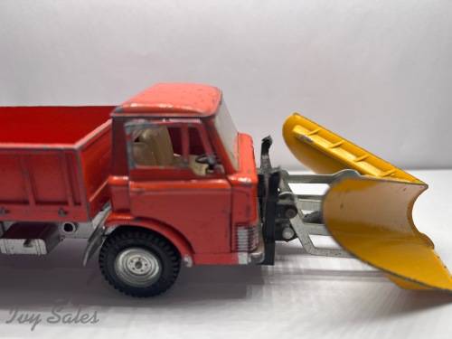 DINKY TOYS #438 - FORD D 800 TIPPER TRUCK WITH SNOWPLOW