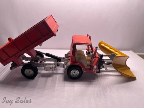DINKY TOYS #438 - FORD D 800 TIPPER TRUCK WITH SNOWPLOW