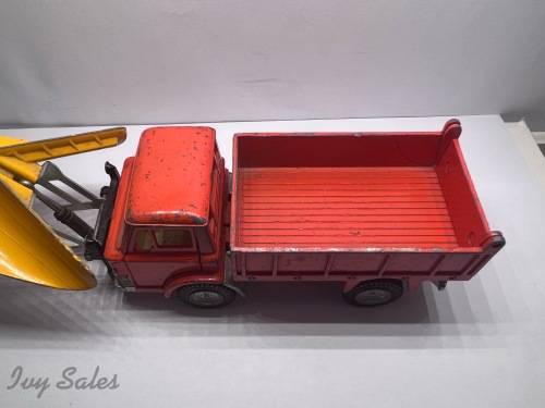DINKY TOYS #438 - FORD D 800 TIPPER TRUCK WITH SNOWPLOW