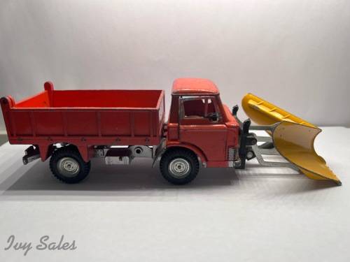 DINKY TOYS #438 - FORD D 800 TIPPER TRUCK WITH SNOWPLOW