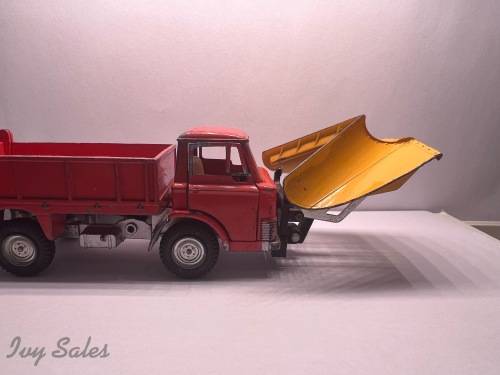 DINKY TOYS #438 - FORD D 800 TIPPER TRUCK WITH SNOWPLOW