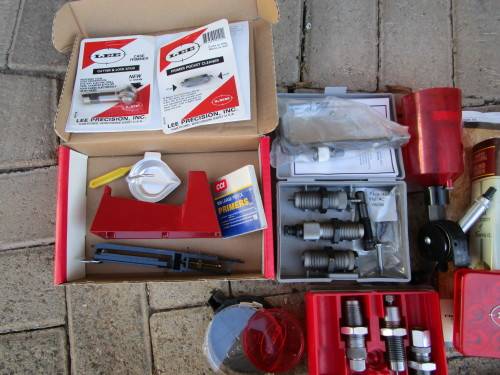 Lee reloading set, with primers and tumbler media