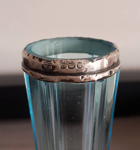 Posy vase William Goss London - clearly marked c 1926-27