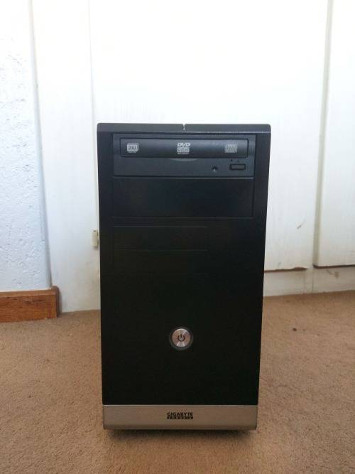 Desktop Computer Windows 10!!! 500GB HDD!!!