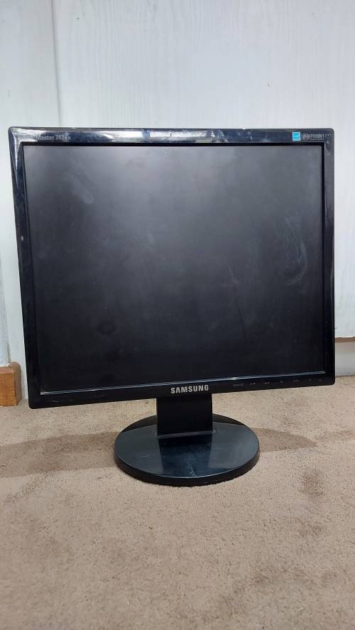 Samsung 17` Monitor