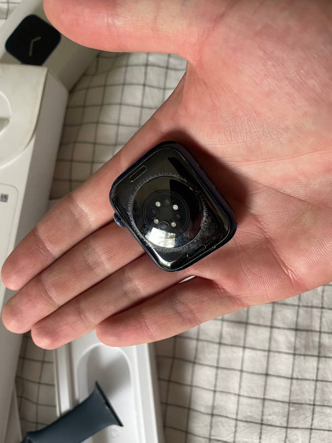 Series 6 Apple Watch 44mm Aluminum DESCRIPTION