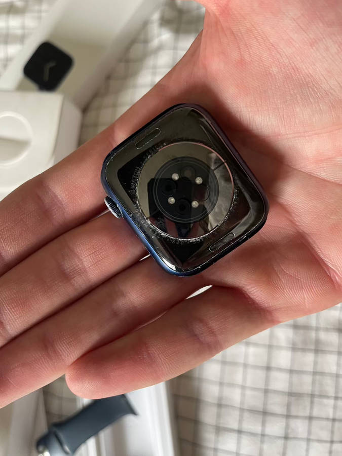 Series 6 Apple Watch 44mm Aluminum DESCRIPTION