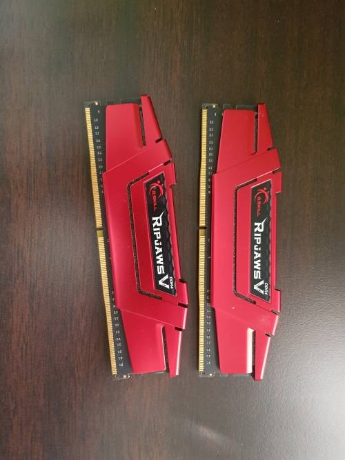 8GB RIPJAWS DDR4 2400 ( 2x 4GB )