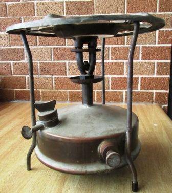 Retro brass paraffin/kerosene primus stove. All knobs working. UNtested. Approx. 21D x 21cmH