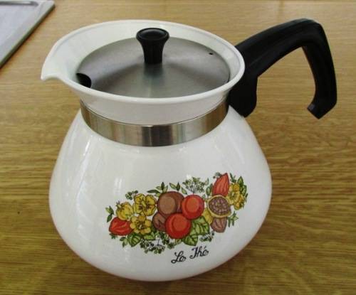 Corning Ware LE THE' 'Spice of Life' P-104 6 x Cup Tea Pot. Made in U.S.A
