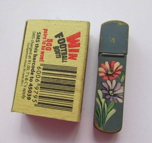 Retro 'HAIR GRIPS' Holder. Hand Painted approximately 6 L x 1.5 w x 1 cm deep