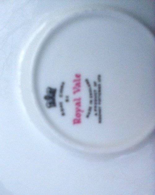 Royal Vale  "Country Cottage" Trio Gold Trim Bone China England