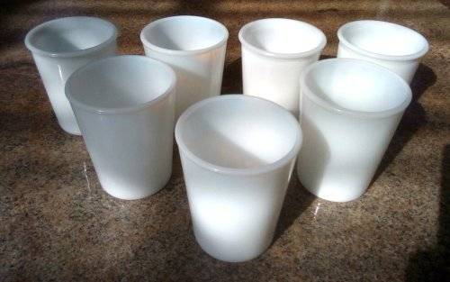 Milk Glass Retro tumblers / yoghurt cups x 7 app. D 7 x H 9 cms