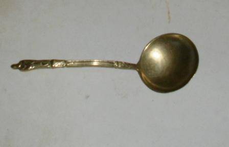 Retro "Apostle" sugar/jam spoon. Approx. 10.5cml
