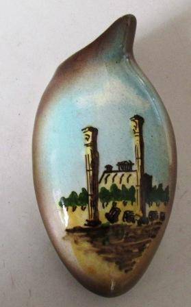 Retro wall vase. Approx. 14.5cml x 7.5w
