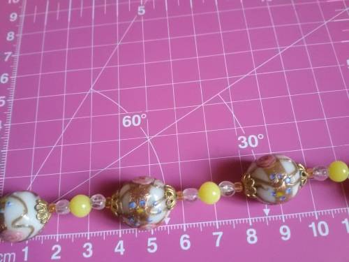 VINTAGE MURANO WEDDING CAKE GLASS NECKLACE. 51cm LONG.