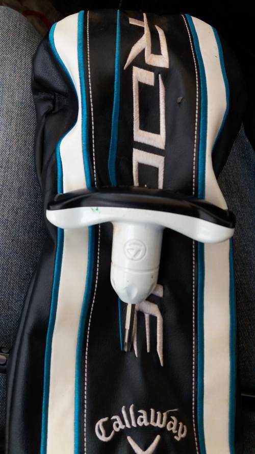 Callaway Rogue 9 degree driver, adj tool and cover incl Club is fitted with a Regular flex shaft