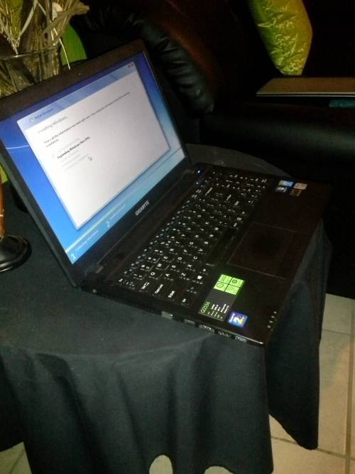 Gigabyte Q2556 i5 4th gen 2.6Ghz 6Gb Ram 1Tb hdd (display unit)