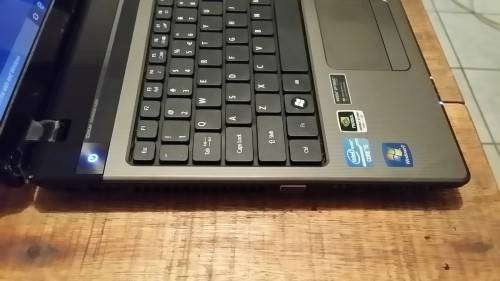 *Mint Condition* Acer Aspire 5750g, i5 2.4GHz, 4Gb Ram 500Gb Hdd, Nvidia Graphix
