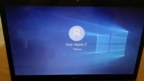 17" Acer aspire 7750g, i7 , 4Gb Ram, 640Gb Hdd, 1Gb Amd 6650m Graphx