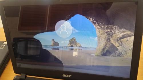 *Late 2016* 15.6" Acer Aspire Es 15, i5 6th Gen, 8Gb Ram, 1Tb Hdd