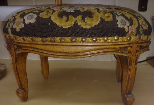VICTORIAN EMBROIDERY FOOTSTOOL