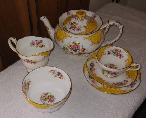 PARAGON CHINA TEA SET