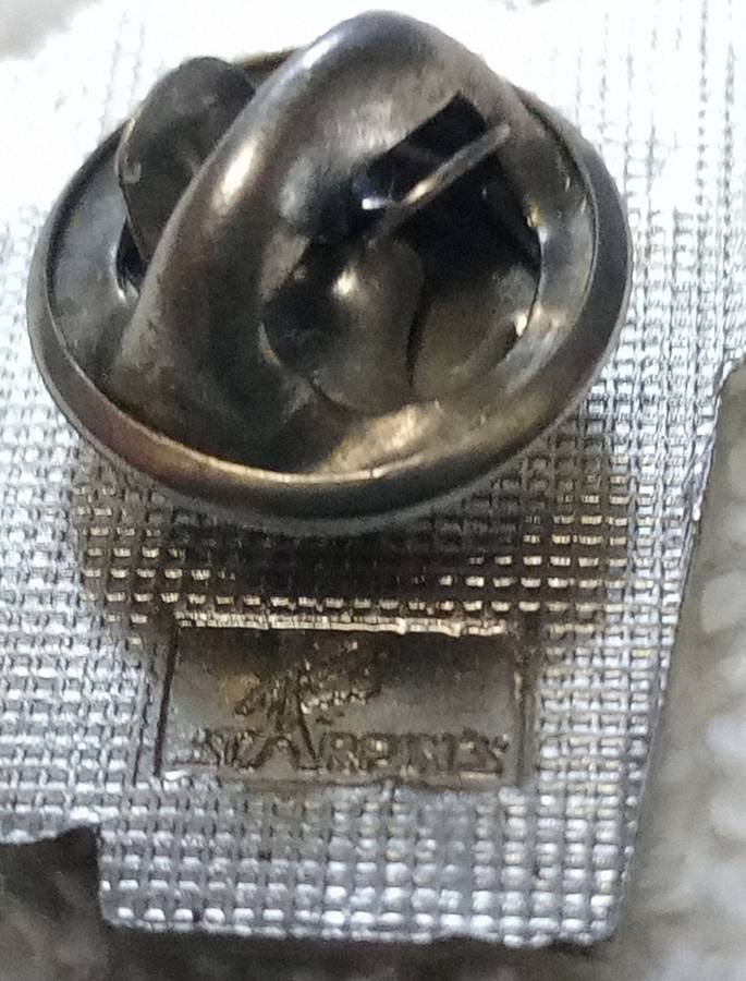 VINTAGE COLLECTABLE TOTAL SUPER PREMIER OIL STATION LAPEL PIN