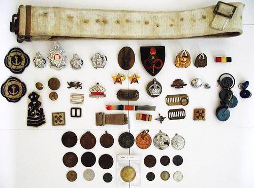 MIXED LOT OF SOUTH AFRICAN ARMY BADGES,BOP,VICTORIAN BUTTONS,COINS,NAVY,FLASH,PIPS etc LOW START R 1