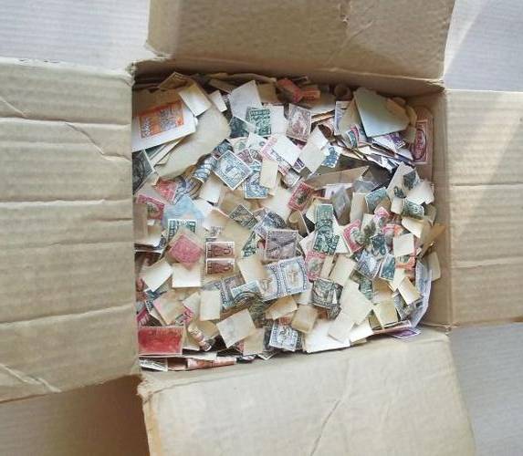 WORLD LOT of +/- 1KG STAMPS in BOX incl KGV, KGVI & QEII -Union SA, Rhodesia, Nyasaland, G.B - etc
