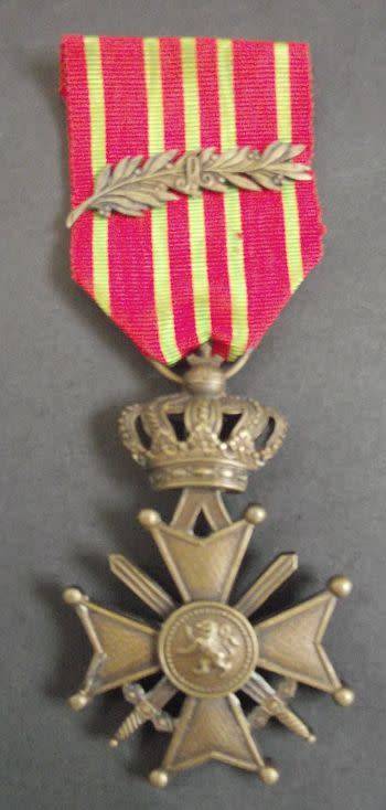 ORIGINAL WORLD WAR ONE 1914 -1918 BELGIUM CROIX DE GUERRE MEDAL